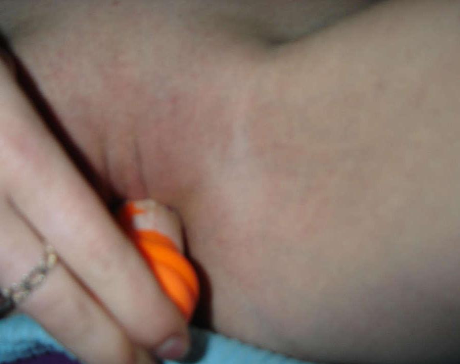 16P Pictures of naughty girls fucking themselves