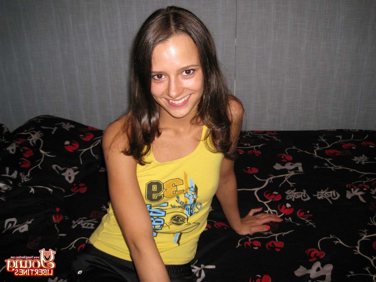 16P Amateur heureuse adolescente baise