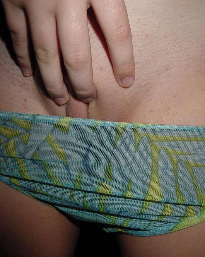 16P Pictures of a masturbating big-tittied chick