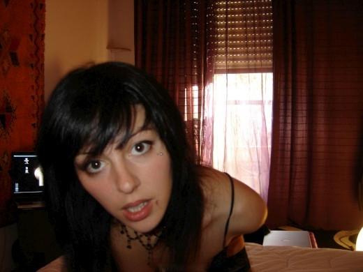 16P Brunette playing with pussy using a vagina sucking-toy
