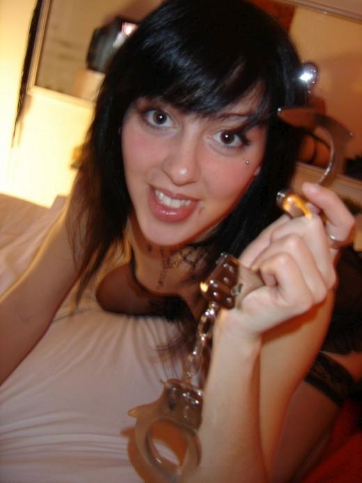 16P Brunette playing with pussy using a vagina sucking-toy