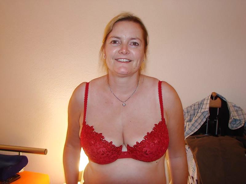 19P Chubby Wife Slut Sue from Switzerland