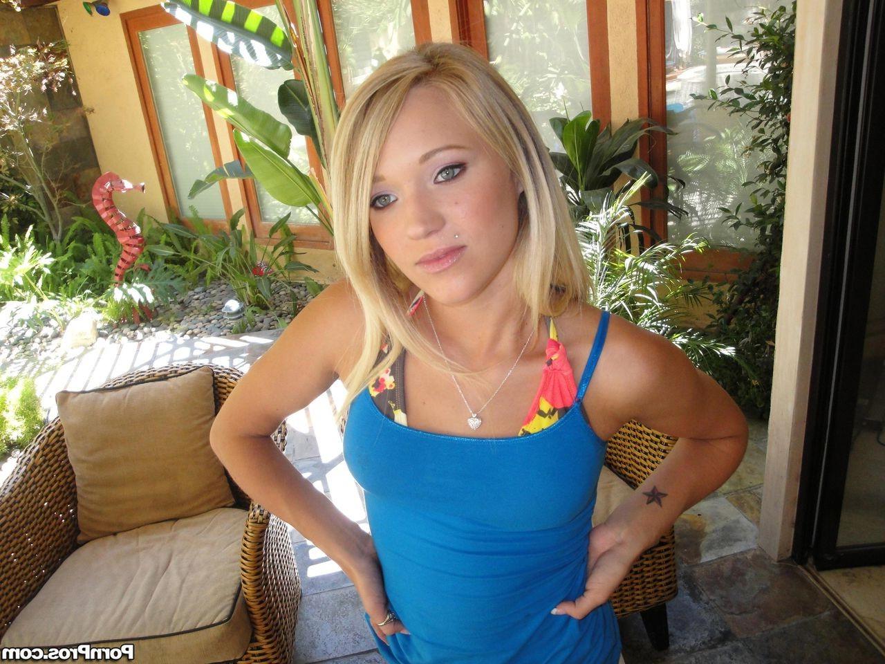 15P Teagan Summers gets her muscles flexed and fucked