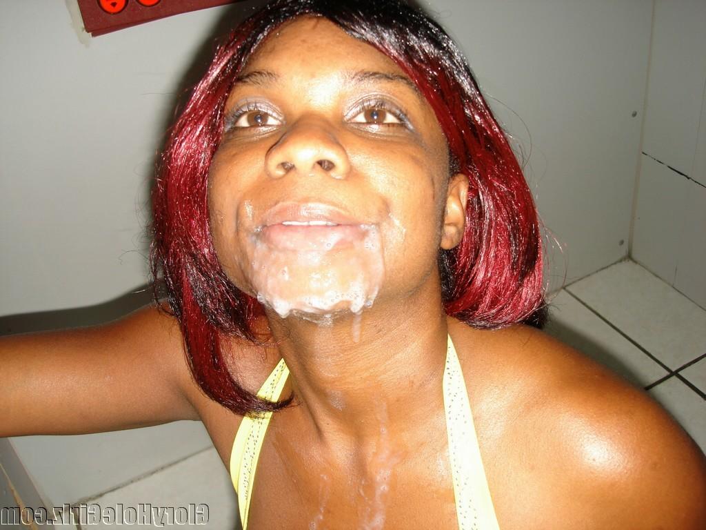 20P Ebony taking care all the cummers at the gloryhole
