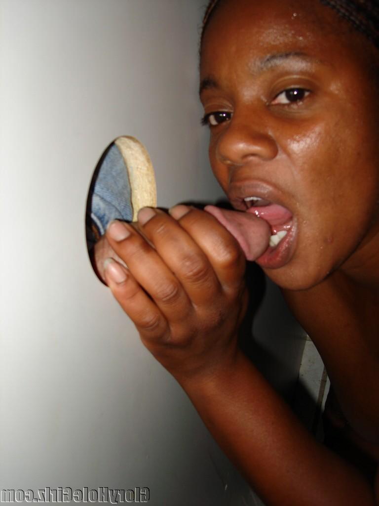 20P Boobsy ebony taking care all strangers cocks at gloryhole