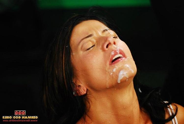 15P Sexy brunette and blonde chicks getting jizz on their faces