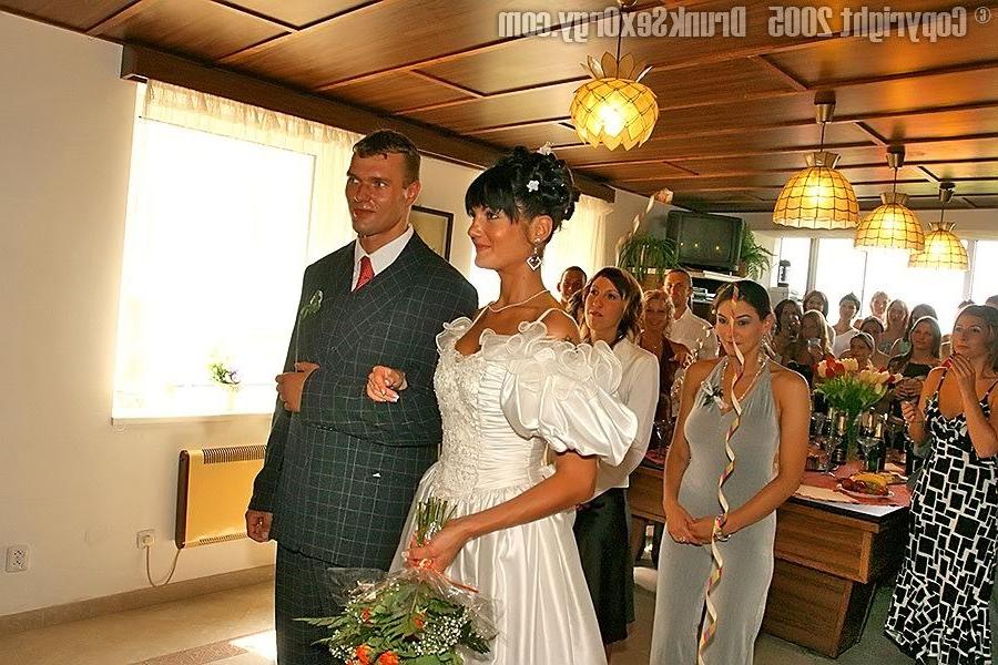 15P Wedding turns in to drunk group sex orgy