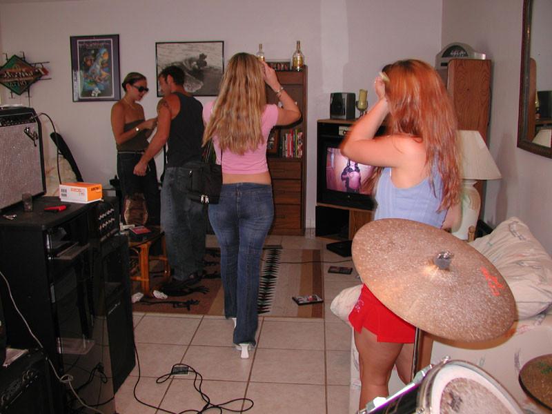 20P Something different for rocker Jaimee: a muff dive.