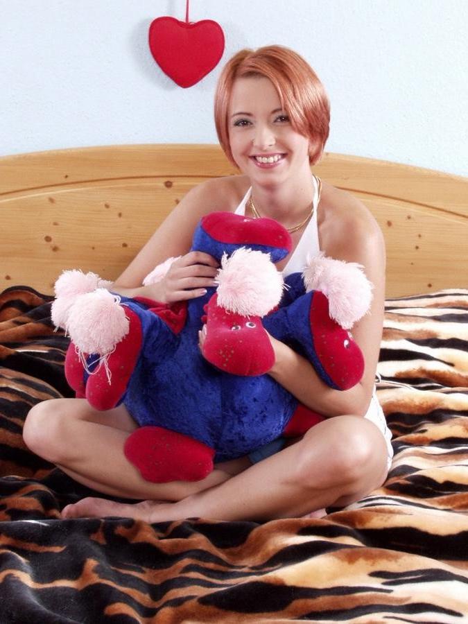 16P Juicy single lover gets pussy sex and blowjob