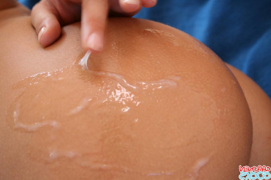 15P After fucking her he covers this blondes ass in jizz
