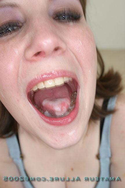 16P A sweet amateur brunette gets a nasty facial shot /