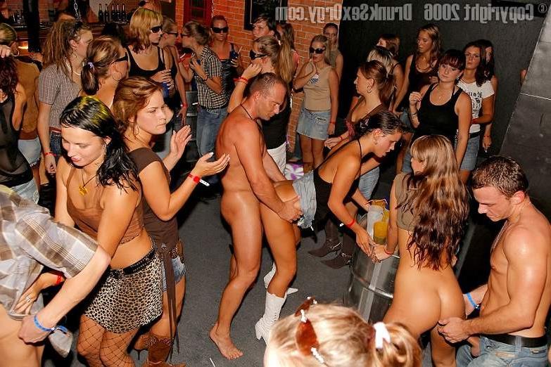 19P Hot babes fuck suck and get jizzed at  monster fuck fest