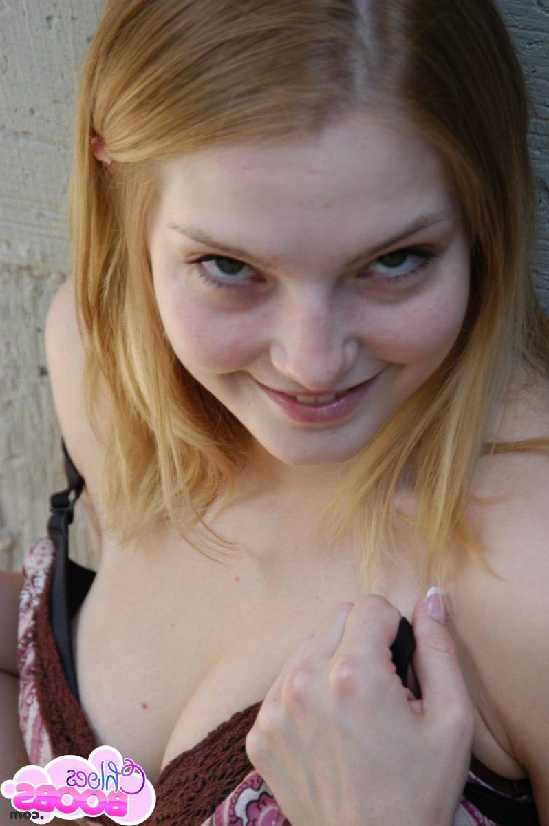16P Cute blonde tease outdoors