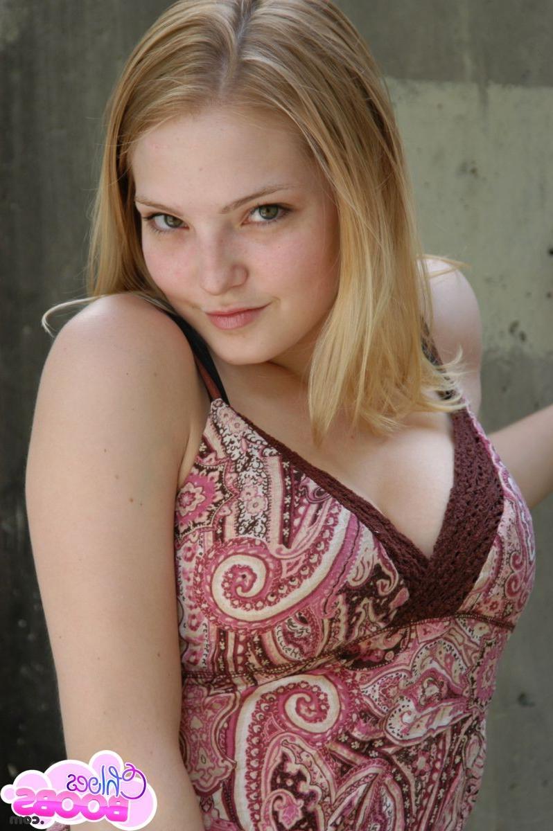 16P Cute blonde tease outdoors