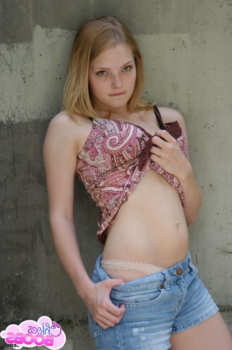 16P Cute blonde tease outdoors