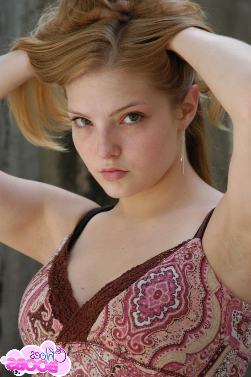 16P Cute blonde tease outdoors