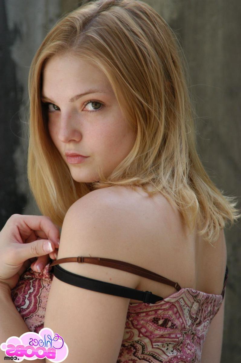 16P Cute blonde tease outdoors