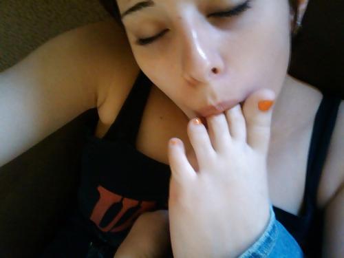 15P Self lick feet