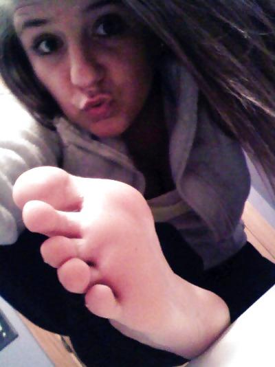 15P Self lick feet