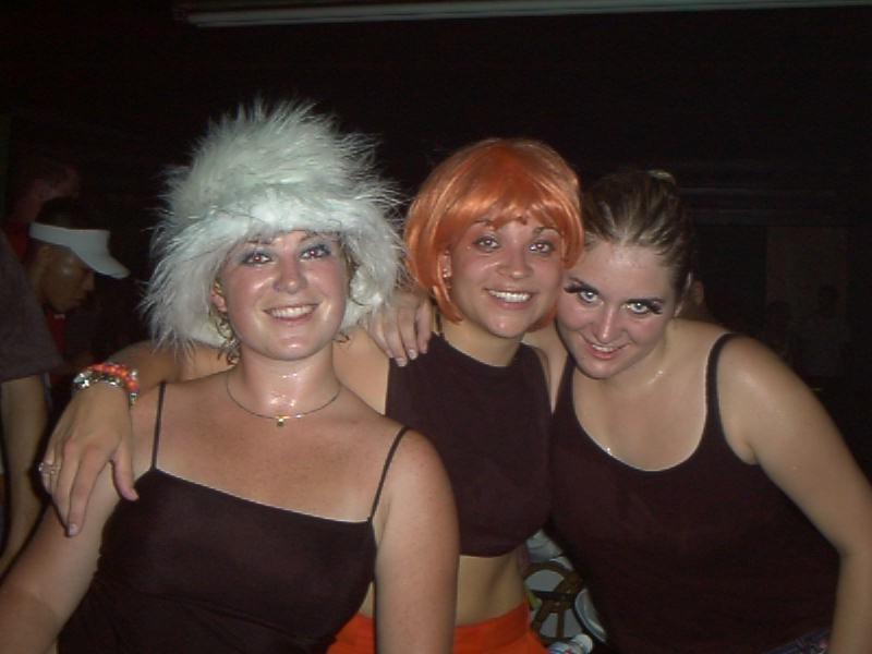15P Hot Drunk College Chicks Flashing Naked In Public
