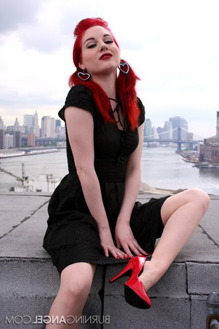 15P Red Headed Emo Punk Upskirt Flashing Her Pussy In Public