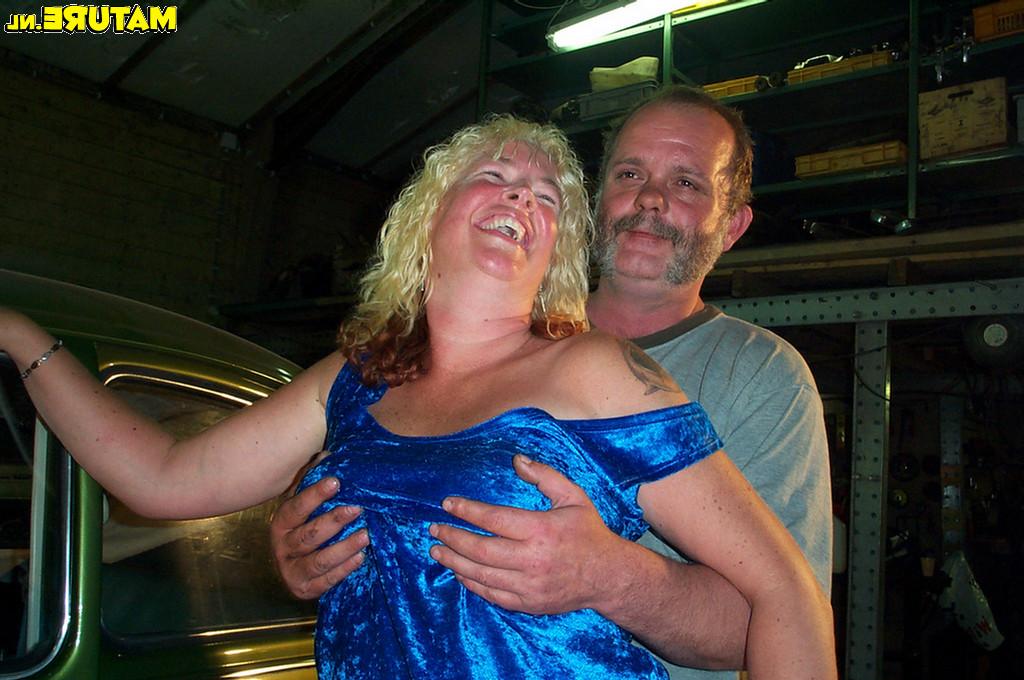 16P Mature slut getting fucked in her local garage