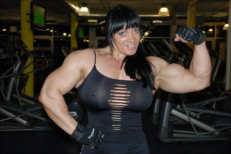 25P Sexy Female Muscle - jana linke sippl