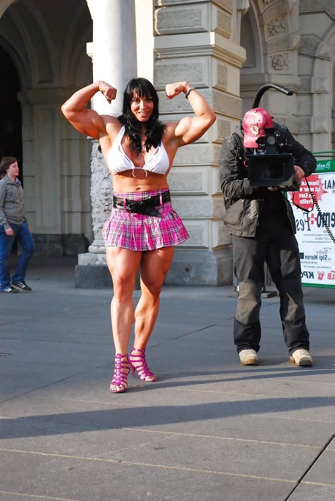 25P Sexy Female Muscle - jana linke sippl