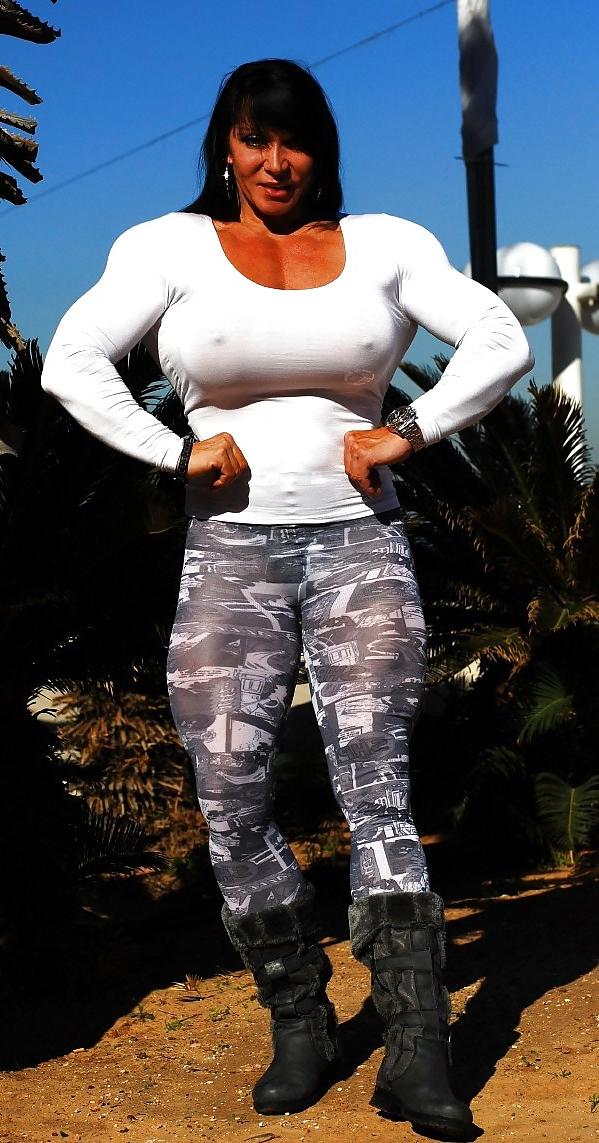 25P Sexy Female Muscle - jana linke sippl