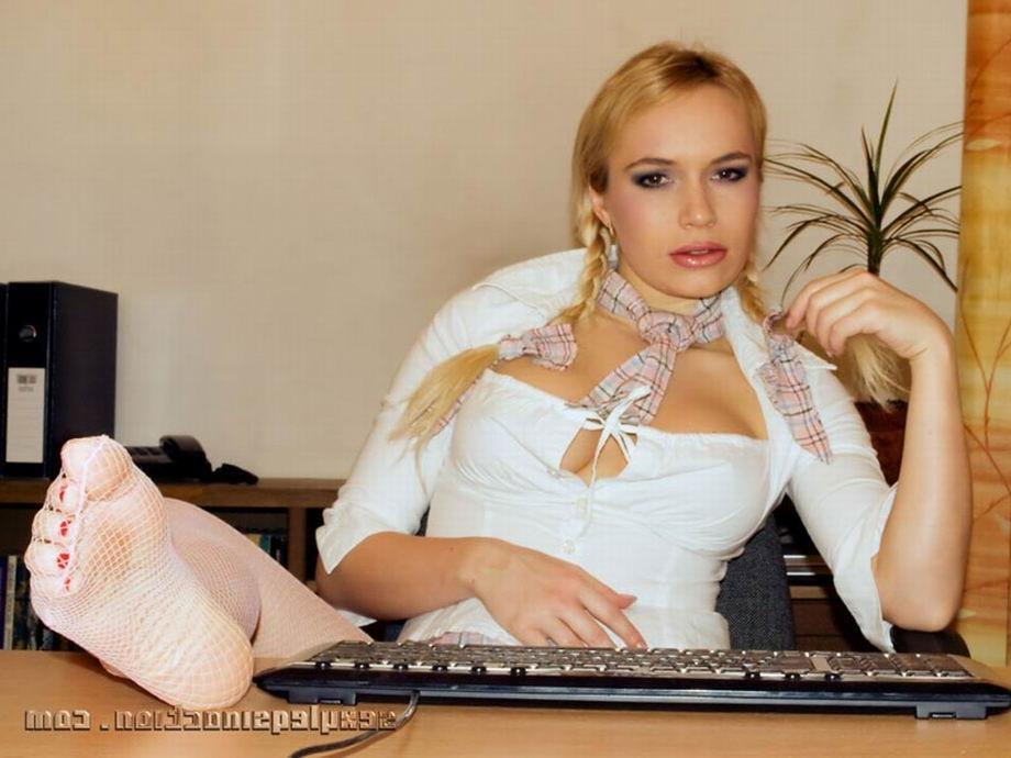 12P Secretary Nora in fishnets teasing with her yummy lickable feet