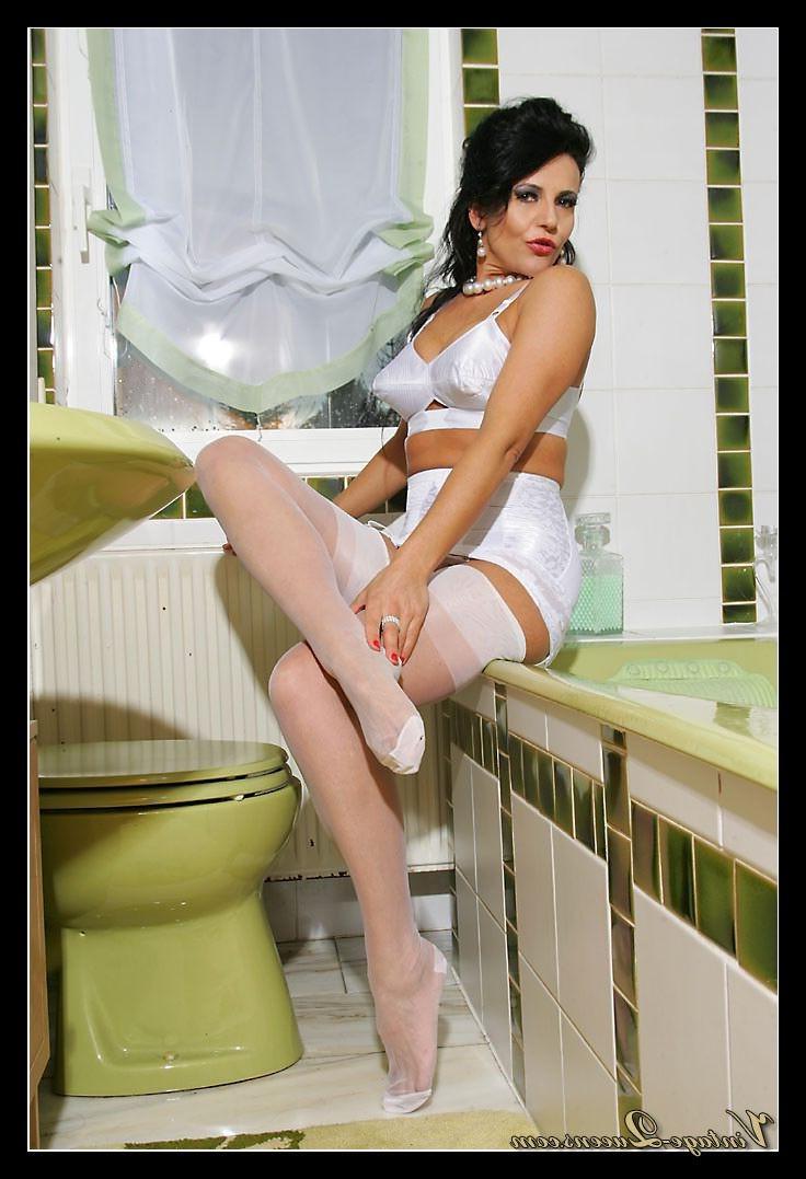 16P Leggy vintage queen posing in sexy white lingerie and stockings