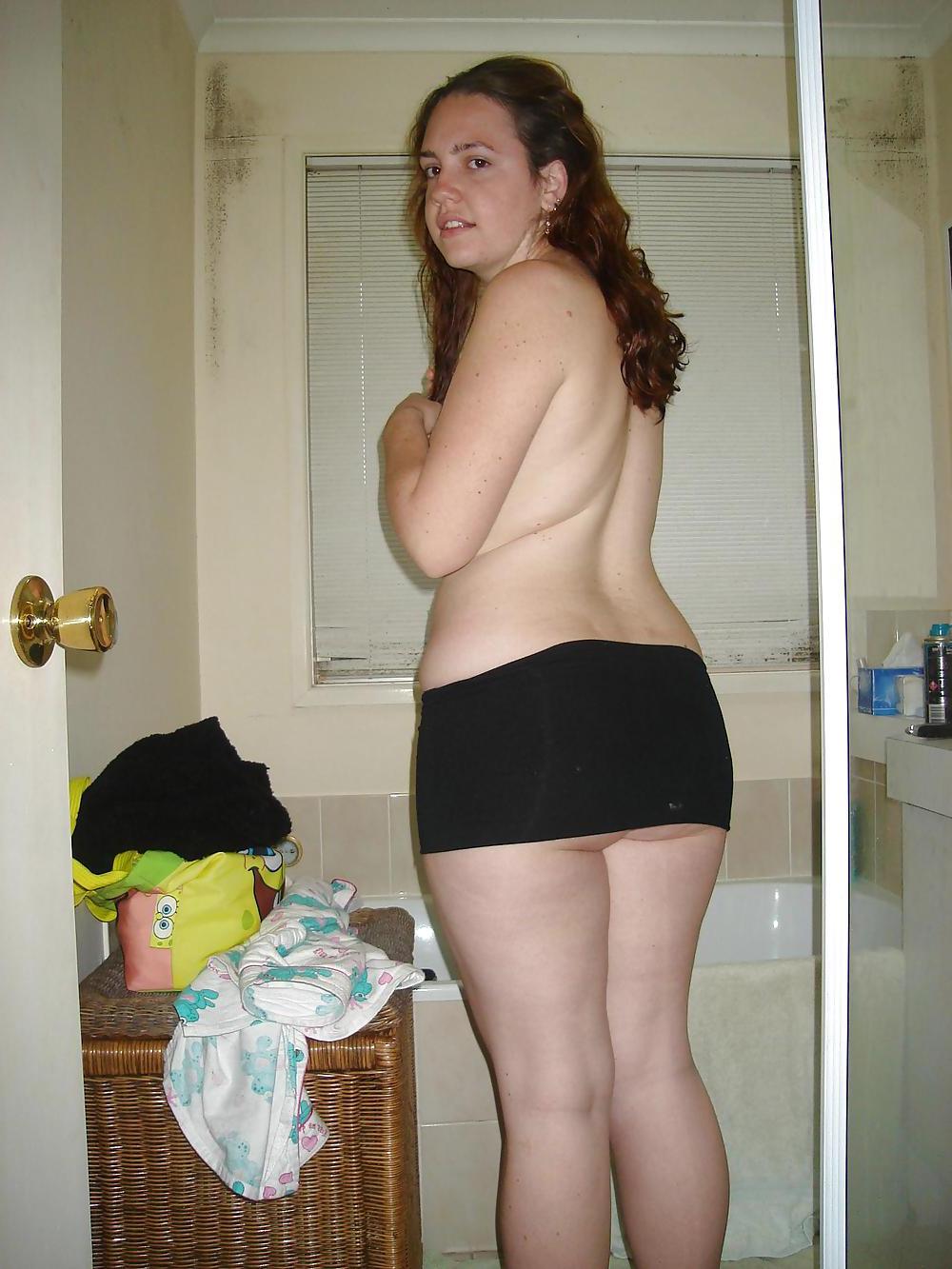 18P HORNY CHUBBY GIRL