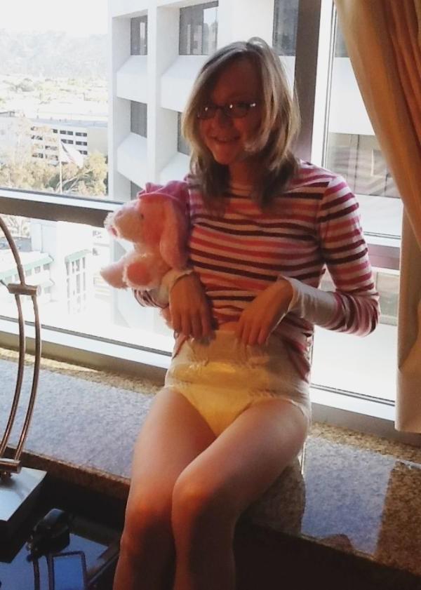 10P Cutie Riley Kilo enjoys wearing diapers and age regression play