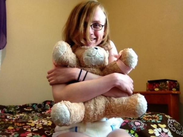 10P Cutie Riley Kilo enjoys wearing diapers and age regression play