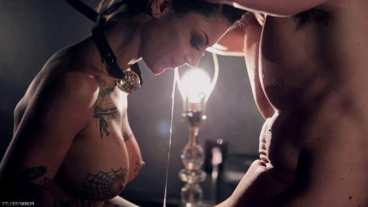 15P Tattooed Bonnie Rotten likes it rough during sex