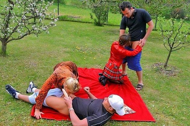 16P Group sex with piss play