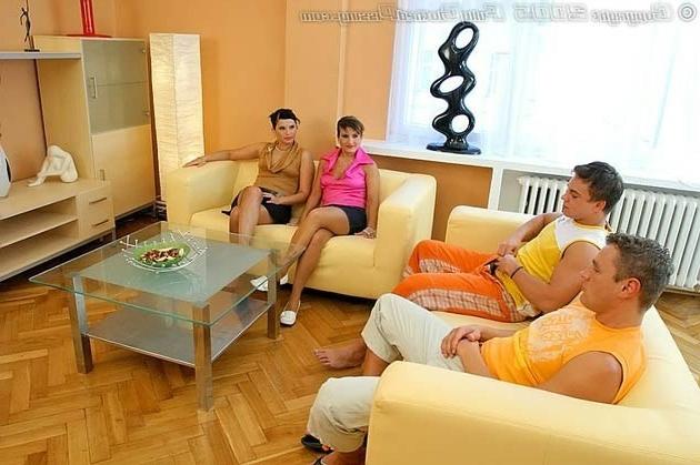 16P Ffm threesome with piss play