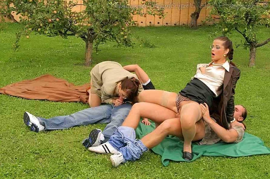 16P Hot foursome with piss play