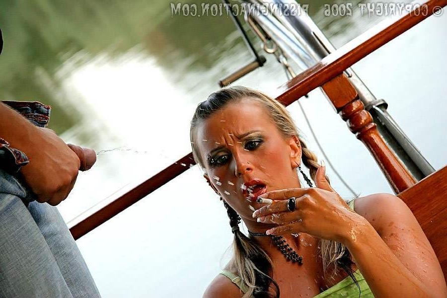 16P Ffm threesome with piss play