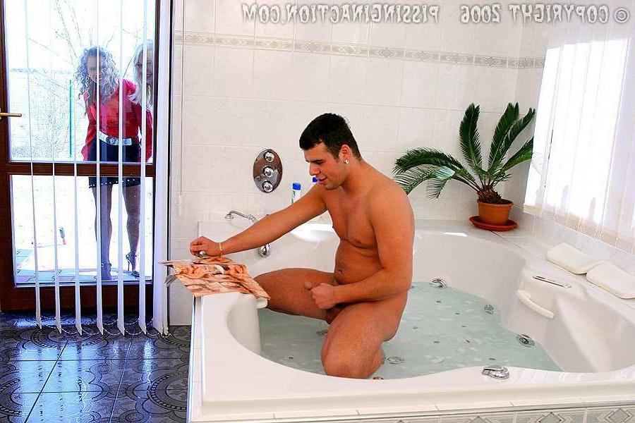 16P Ffm threesome with piss play
