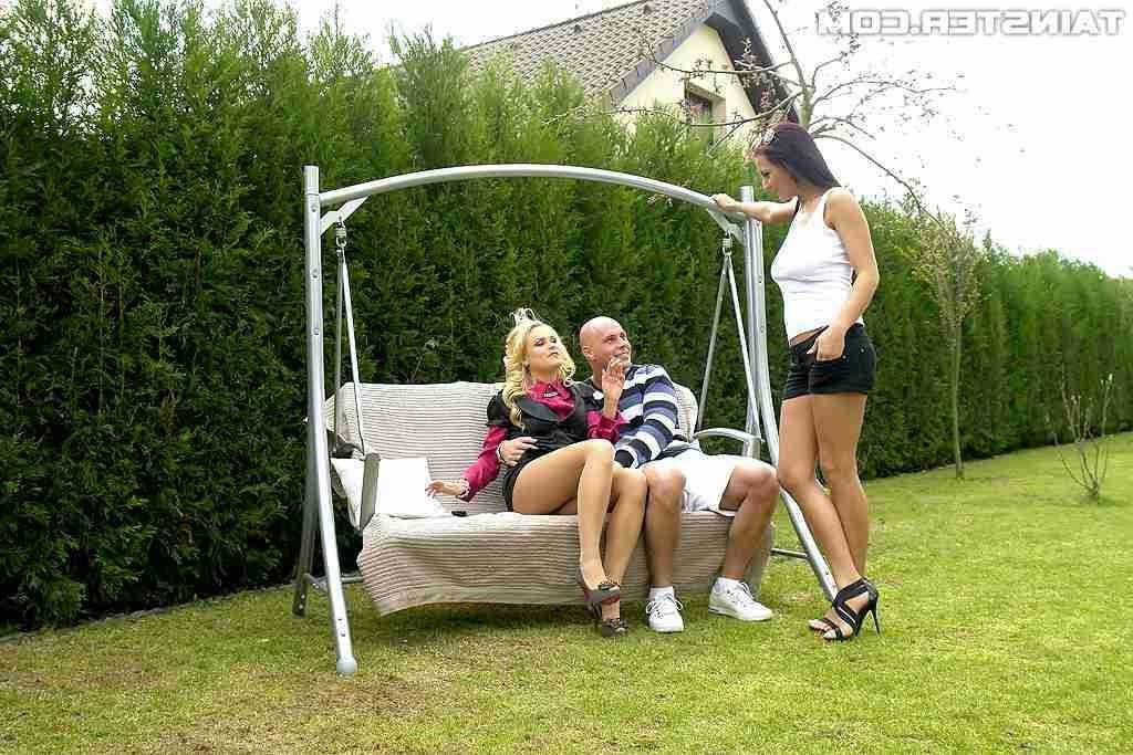 15P Hot ffm threesome with piss play