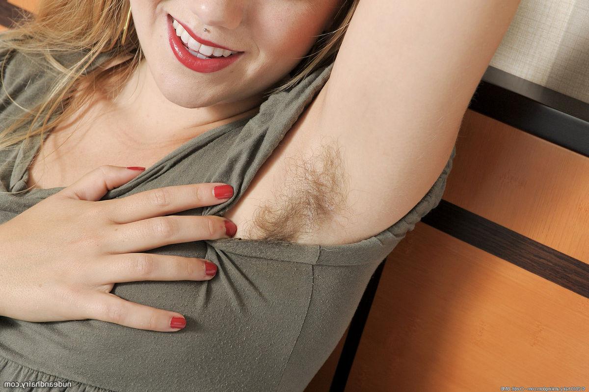 15P Hairy natural amateur spreading furry muff