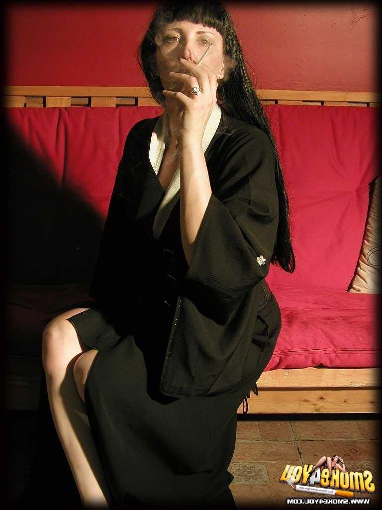 16P Kimono clad Katja smokes her ultra slims