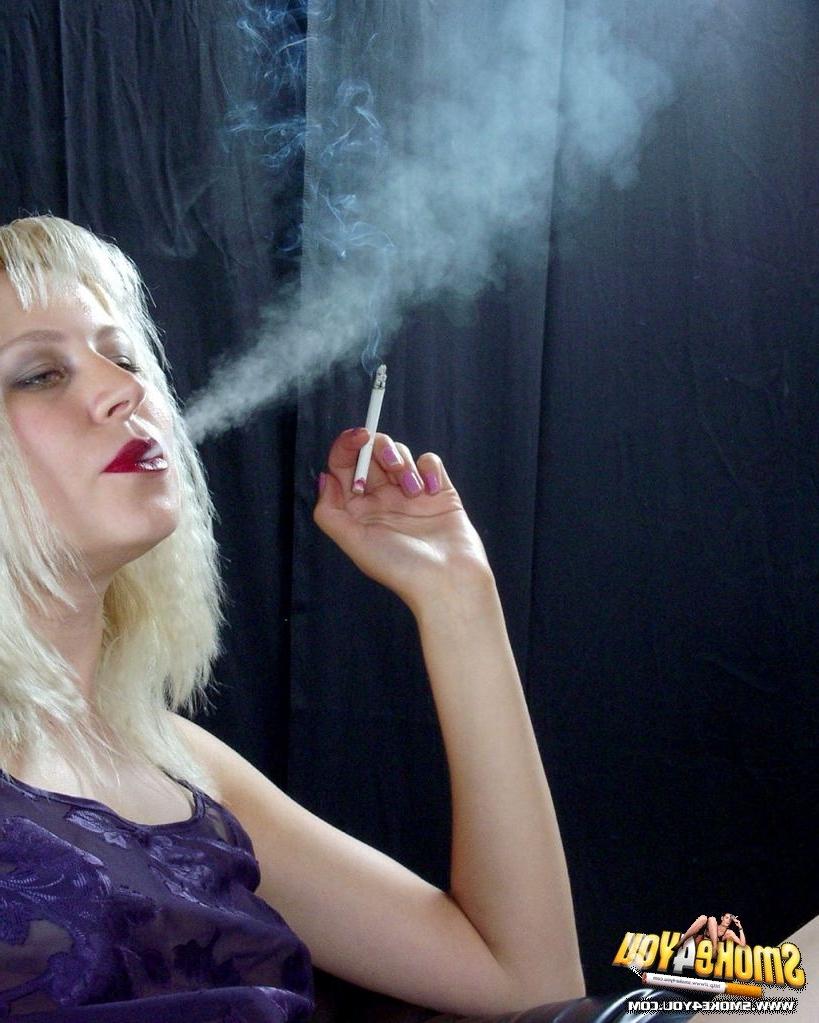 16P Trashy Blonde shows her tits through a smoky haze