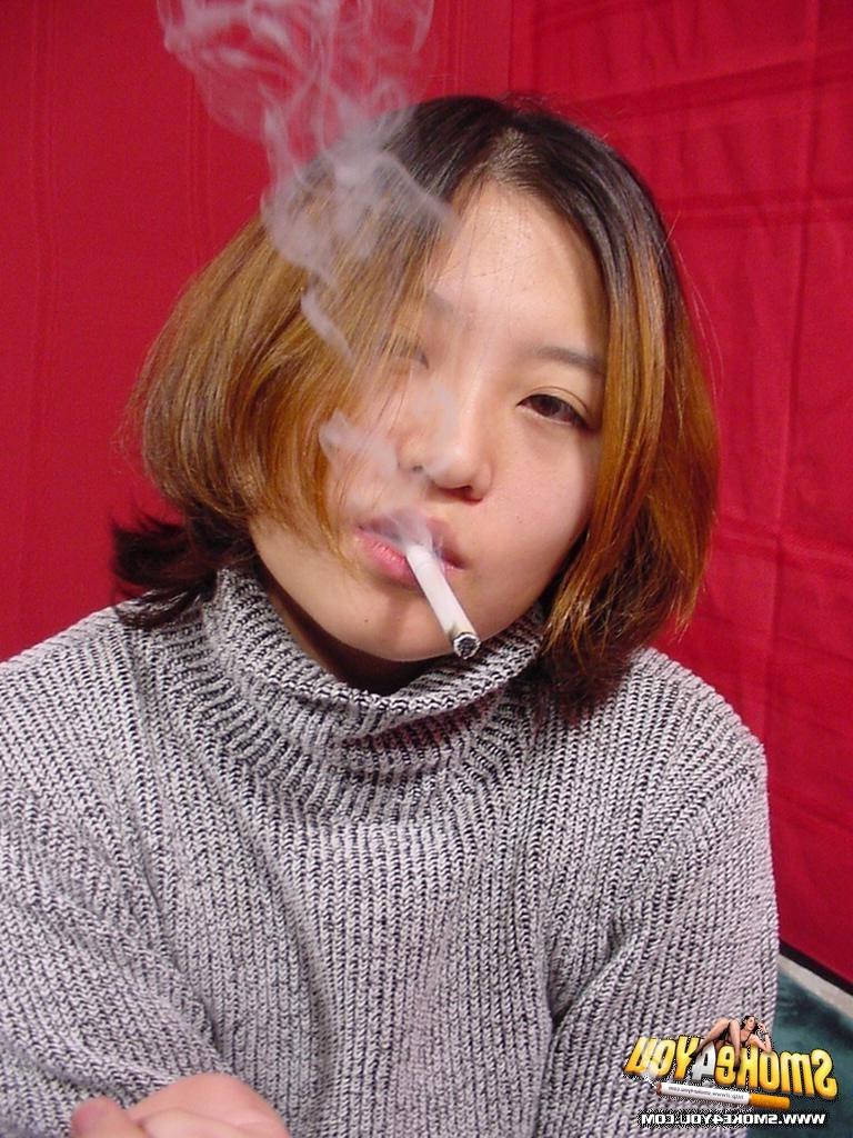 16P Sexy Asian Amy shows her shy side