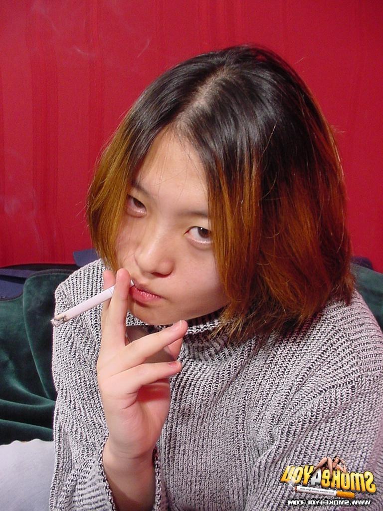 16P Sexy Asian Amy shows her shy side