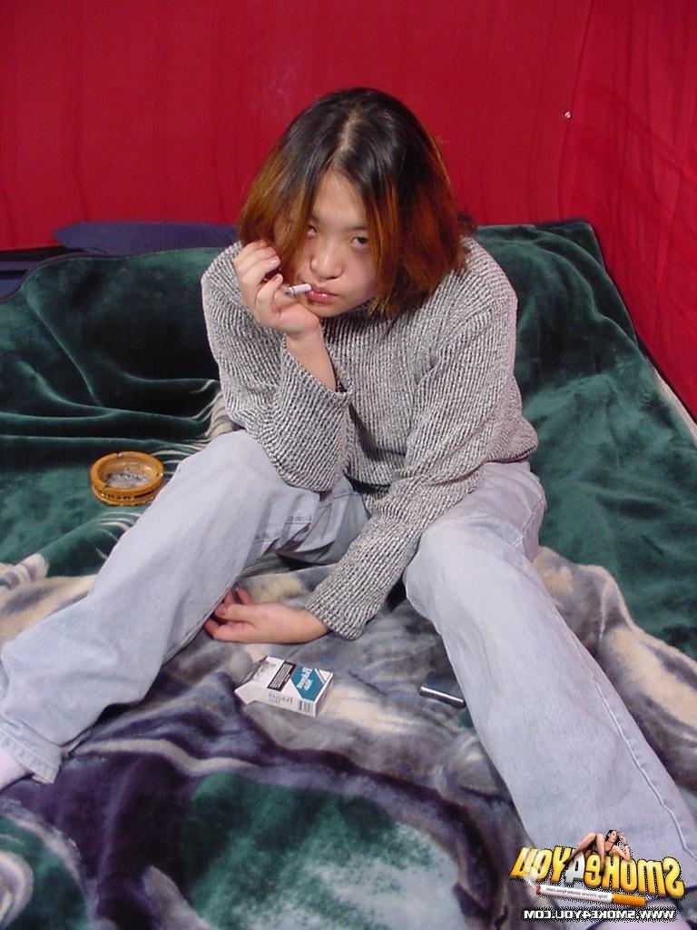 16P Sexy Asian Amy shows her shy side