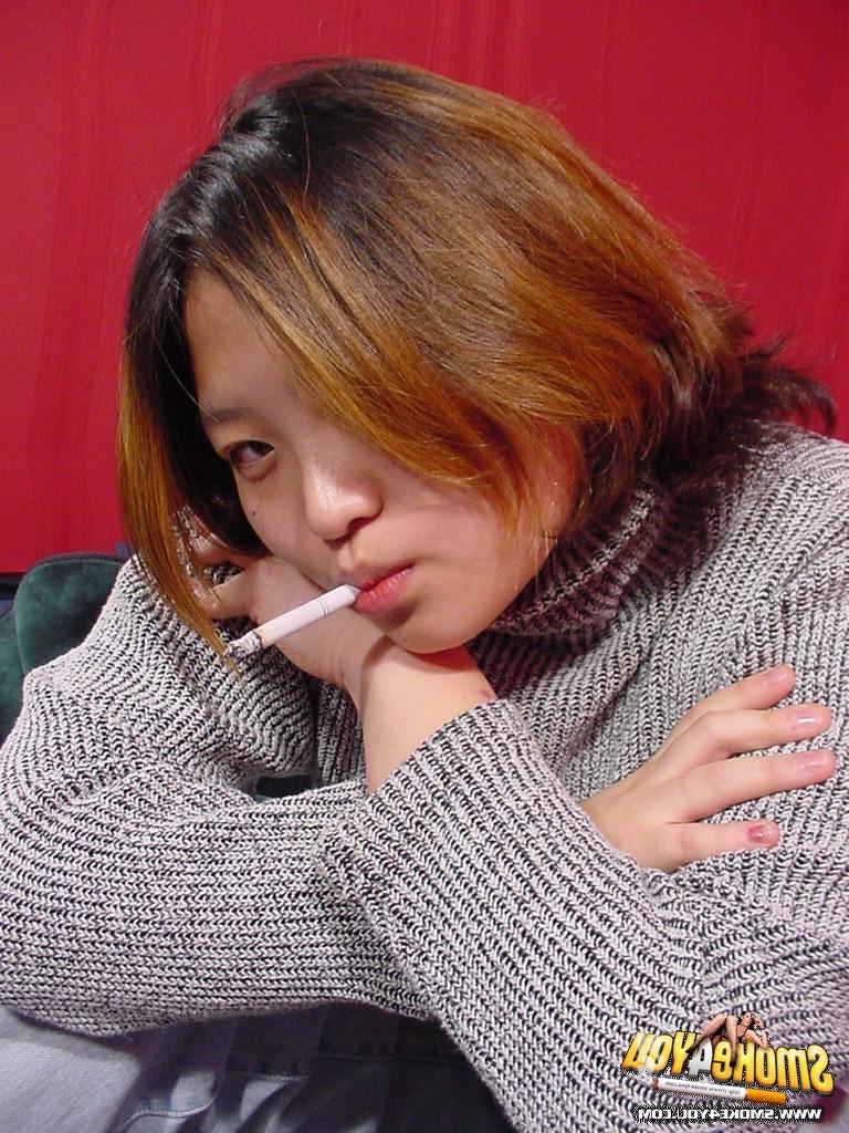 16P Sexy Asian Amy shows her shy side