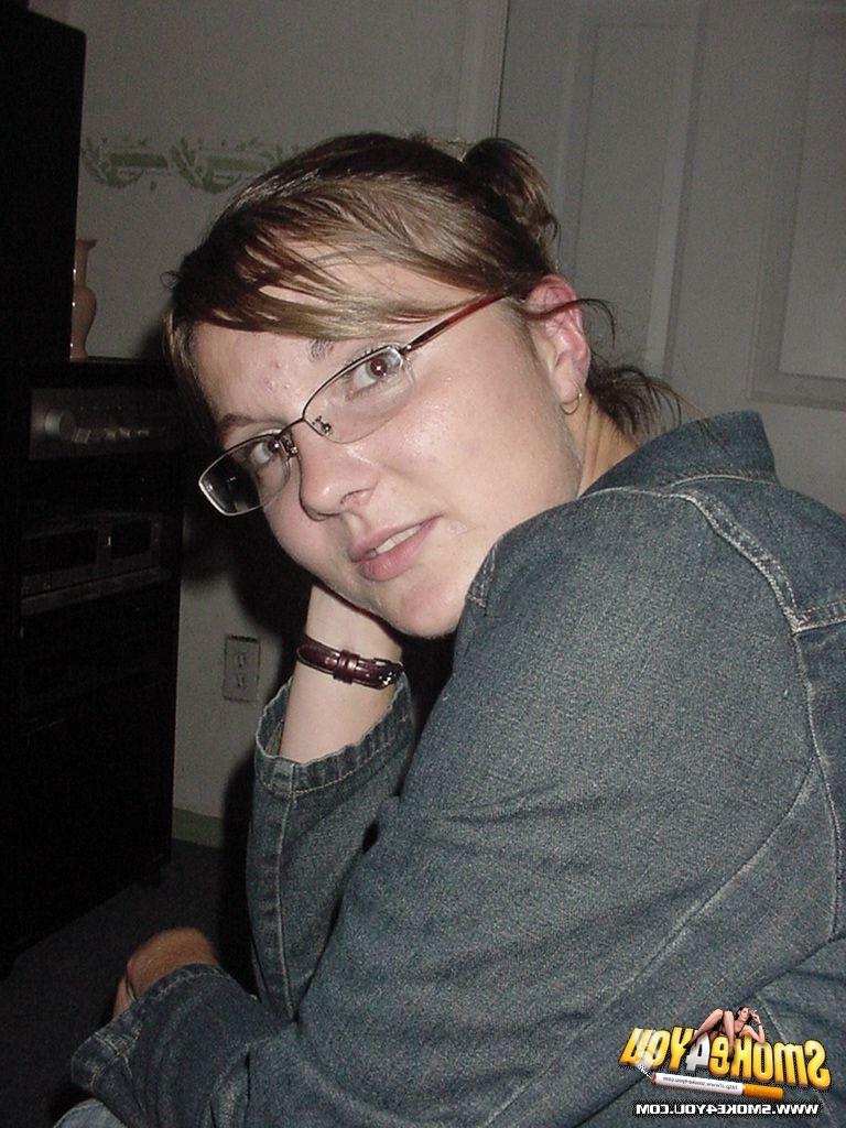 16P Shy Bianca stops by  for a smoke and to tease the camera