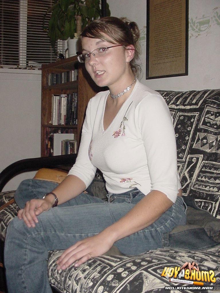 16P Shy Bianca stops by  for a smoke and to tease the camera